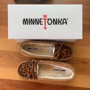 NWT!!! Minnetonka Cheetah Moccasins